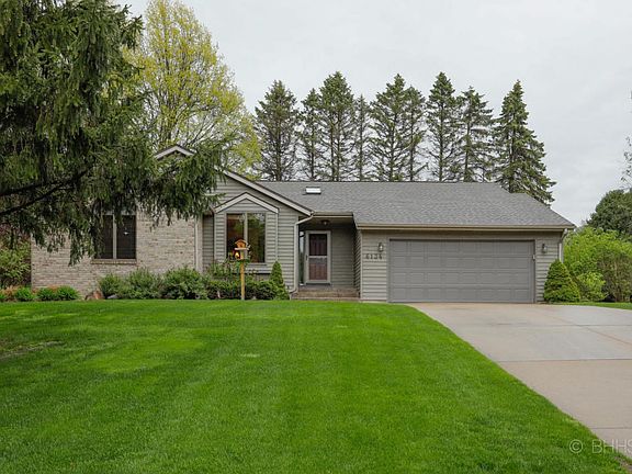 6134 Litchfield-102