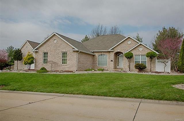 1st image of 8 Forest Dr