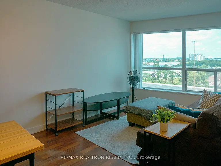 38 Lee Centre Dr #915 — Photo 8