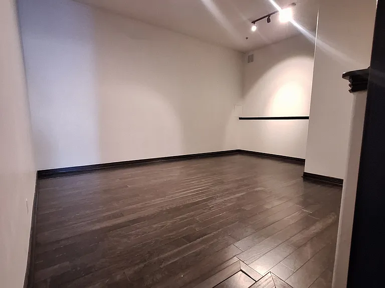 2360 E Sequoia Dr — Photo 3
