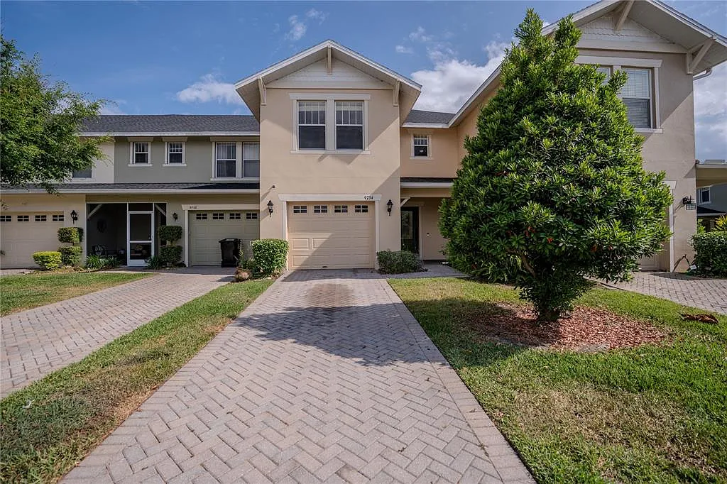 3 bed, 3.0 bath, 1818 sqft, $2,100 — Photo 1