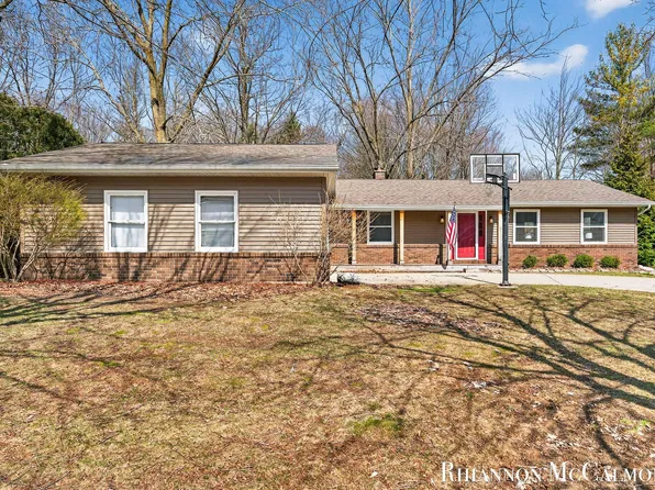 16151 Terrace Rd, Spring Lake, MI 49456