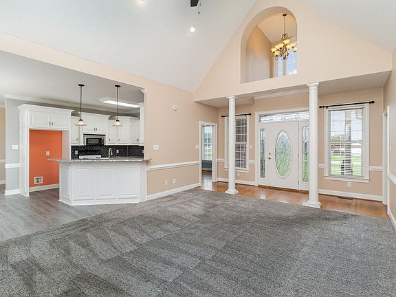 4th image of 201 Eagles Pointe Dr