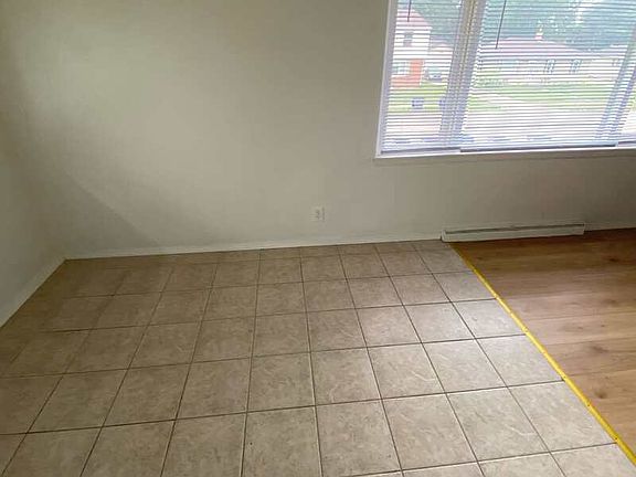 4th image of 111 Andrew Ave #4