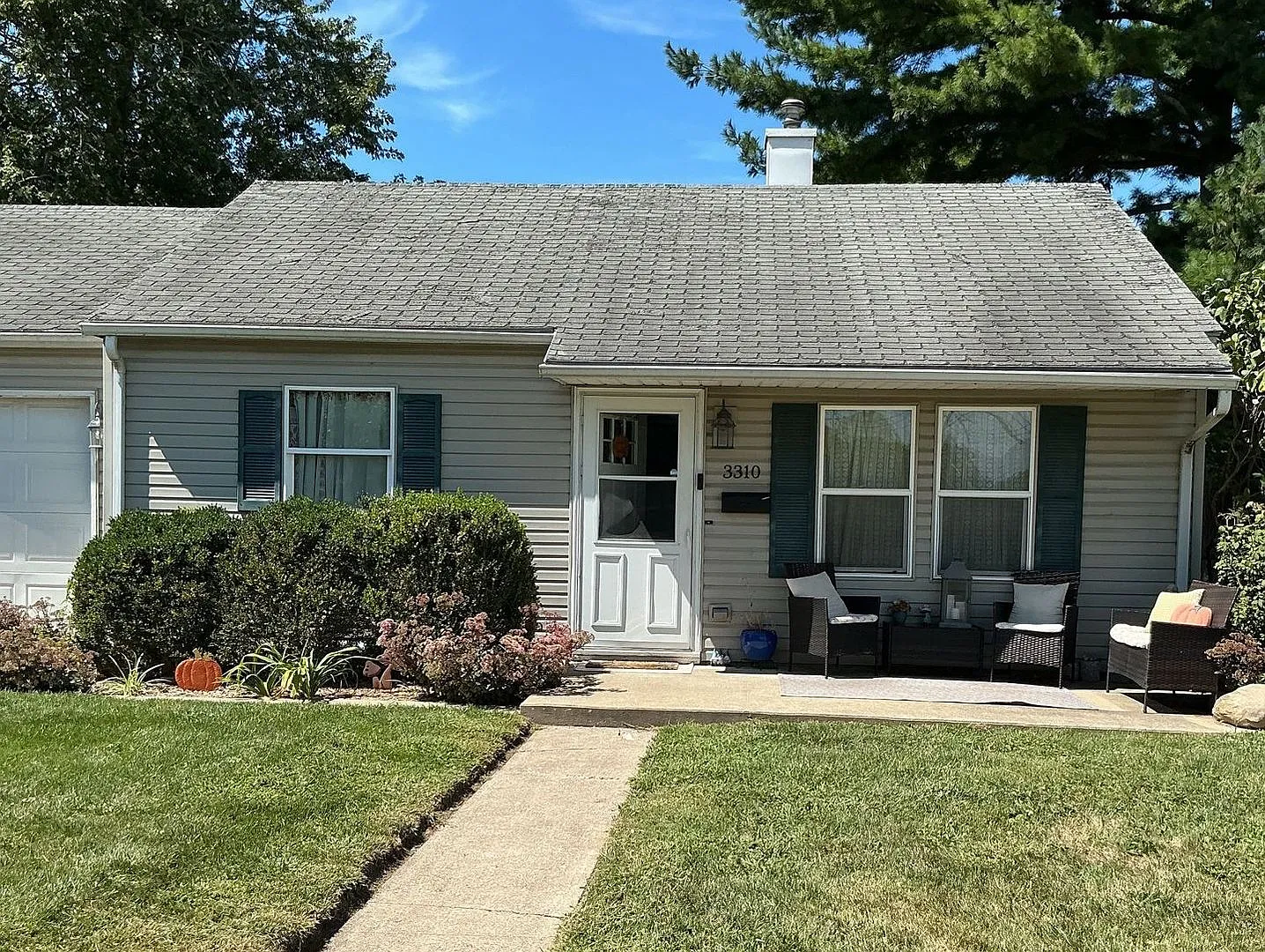 Newly Renovated 2BR Single Family Home w/ Attached Garage and Washer/Dryer Hookups — Photo 1