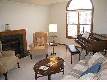 4th image of 637 Meadowridge Dr