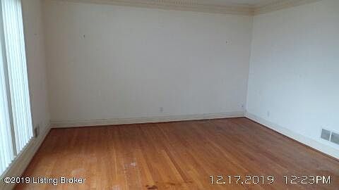 4th image of 143 Oak Creek Dr