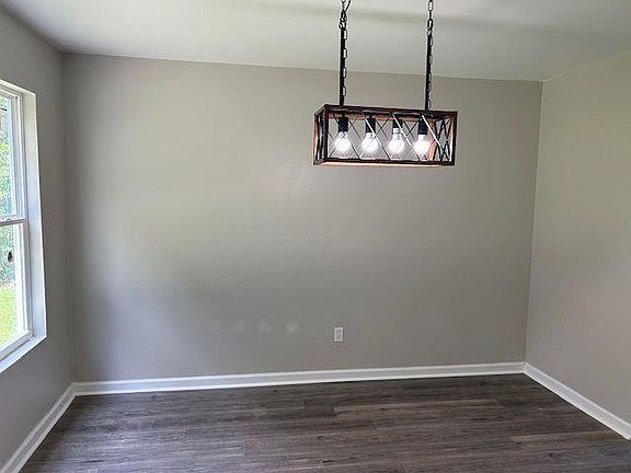 5th image of 433 Rhett Dr