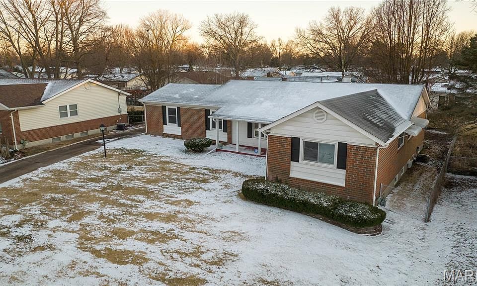 1st image of 2480 Cambridge Dr