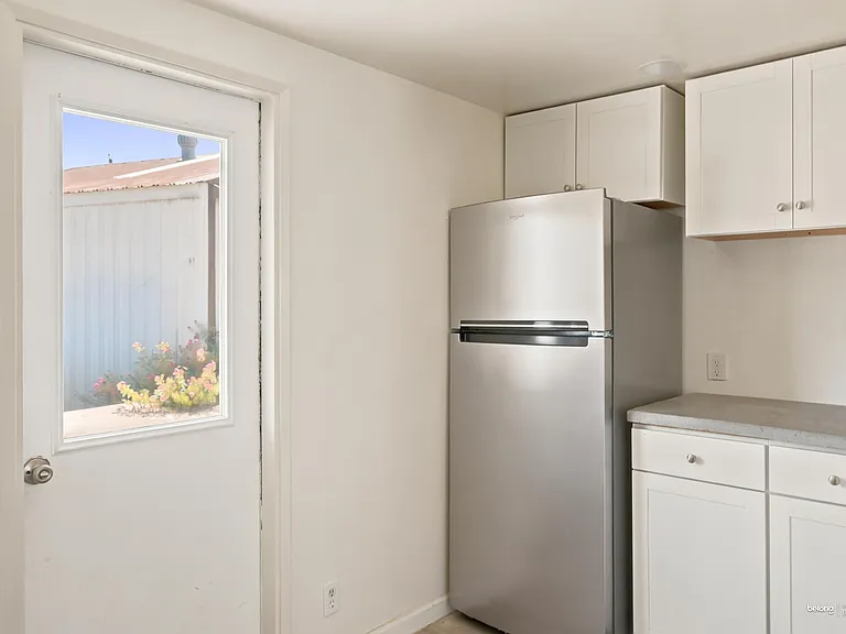 530 2nd Pl #B — Photo 12