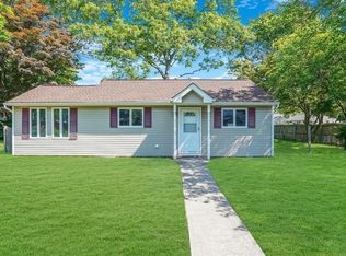 5 Park St, Centereach, NY 11720