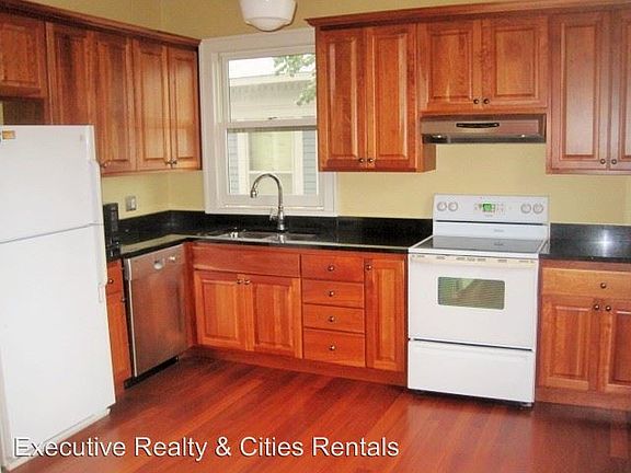 3rd image of 593 Laurel Ave APT 5