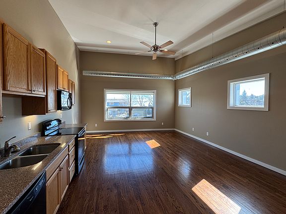 3rd image of 29305 Jefferson Ave Unit C