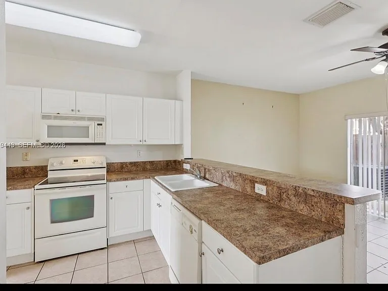 1650 NE 33rd Rd #112-10 — Photo 5
