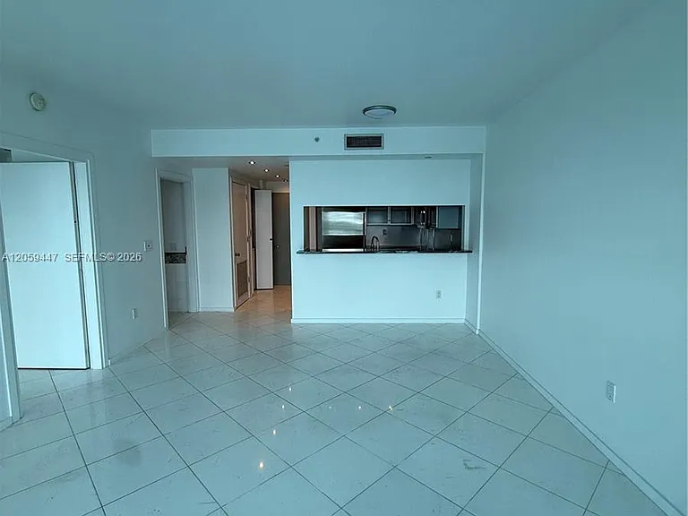540 West Ave #1013 — Photo 8