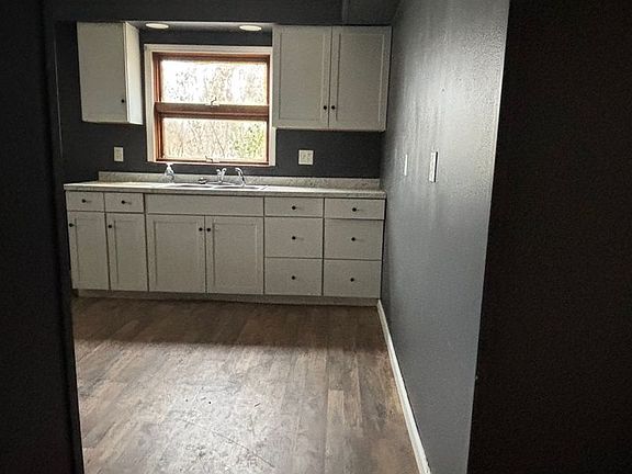 3rd image of 193 Elmwood St APT 1
