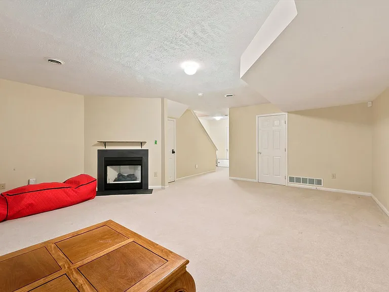225 Cayman Ct — Photo 13