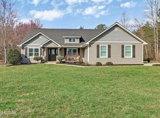 51 W Creek Dr, Crossville, TN 38572