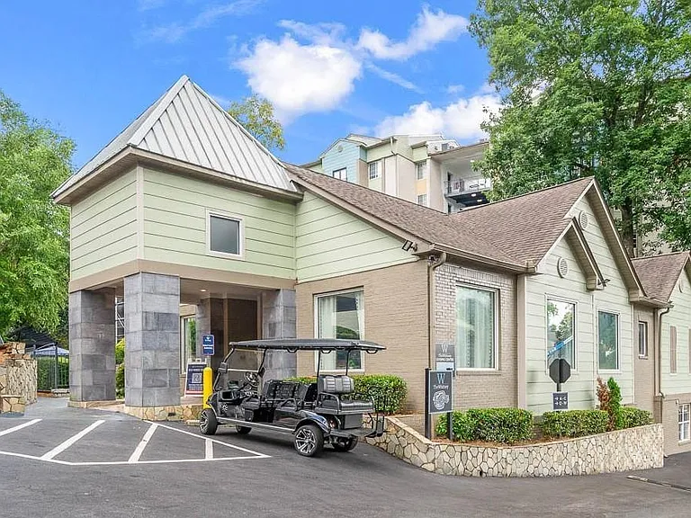 5555 Roswell Rd NE #8 — Photo 19