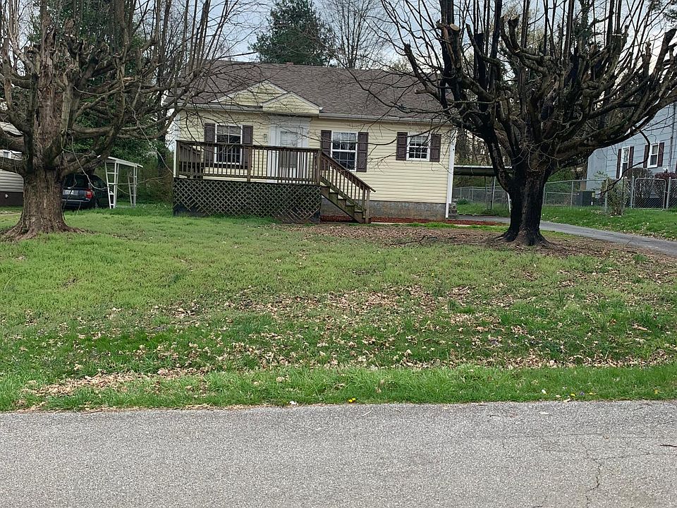 1st image of 521 Riverview Dr