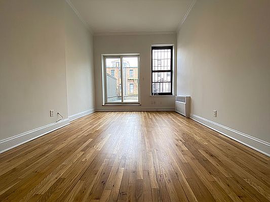 4th image of 33 W 87th St #3S
