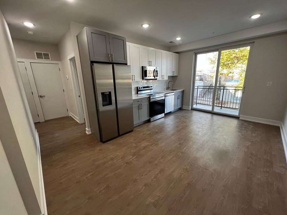 1st image of 725 N 35th St #205
