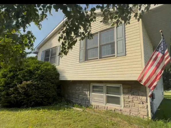 1119 E Spruce St, Sault Sainte Marie, MI 49783