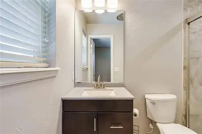 1501 Carlton Way — Photo 25