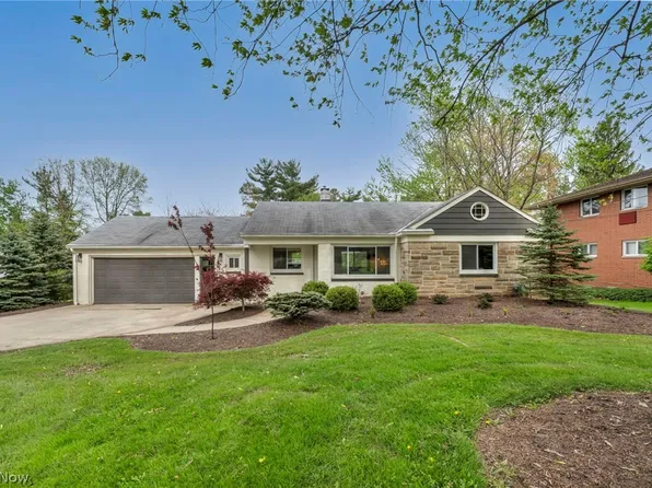 7973 Skyline Dr, Broadview Heights, OH 44147