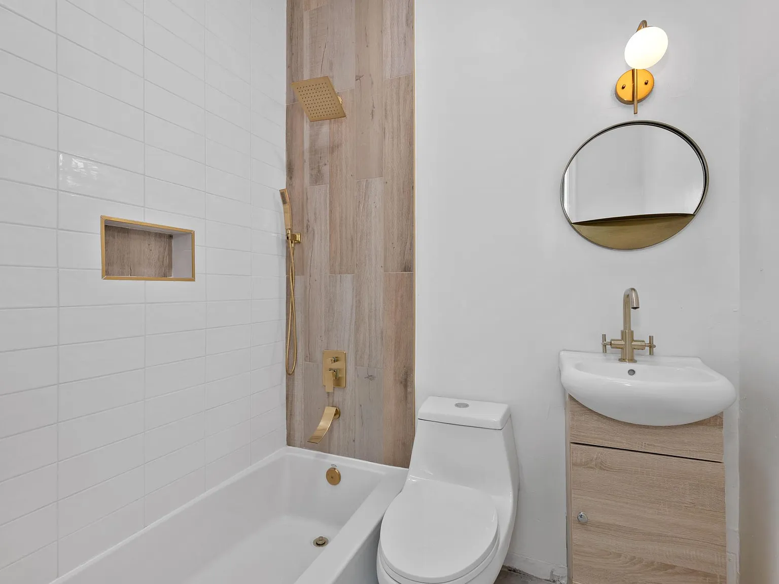 3 bed, 1300 sqft, $1,895 — Photo 3