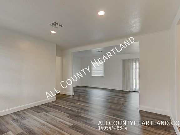 3rd image of 6806 NW 32nd St