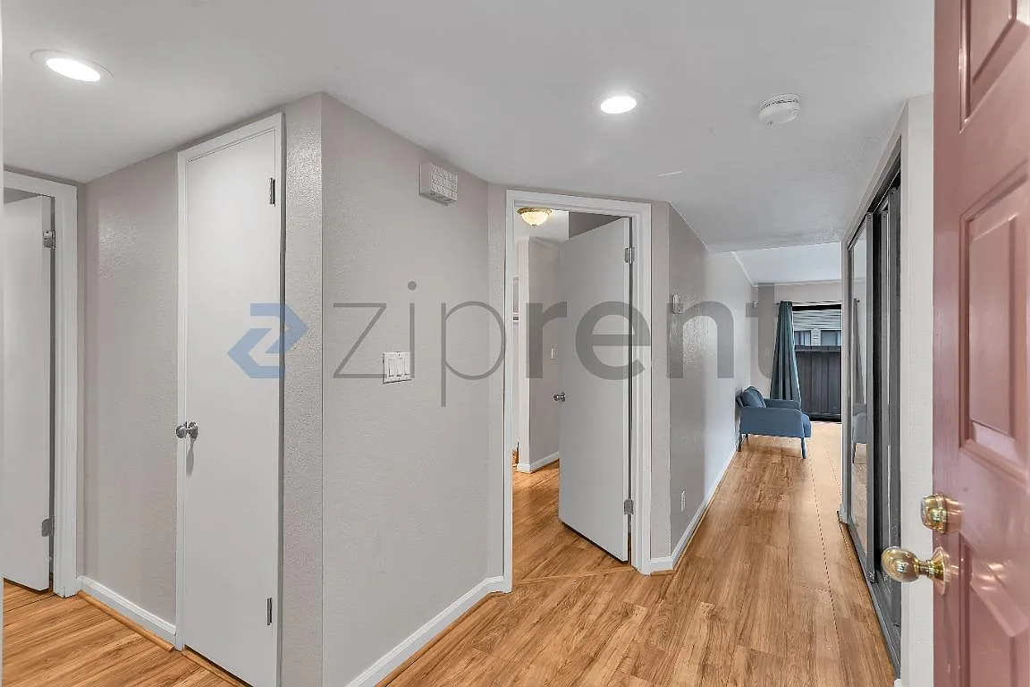 2 bed, 1248 sqft, $3,250 — Photo 2