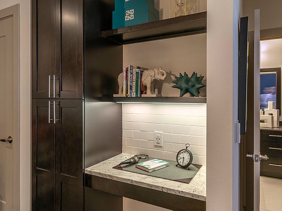 5th image of 4690 S Lakeshore Dr APT 3041