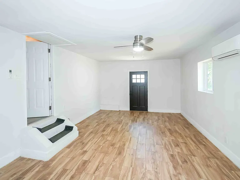 6901 Wyndbend Ln — Photo 19