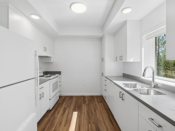 3rd image of 52695 Drafter Rd #312