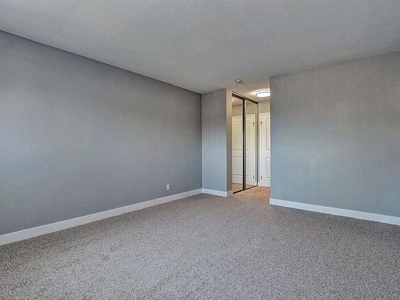 4th image of 910 Clinton St APT 303