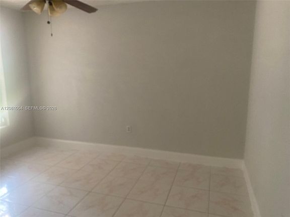 4th image of 410 NW 33rd St