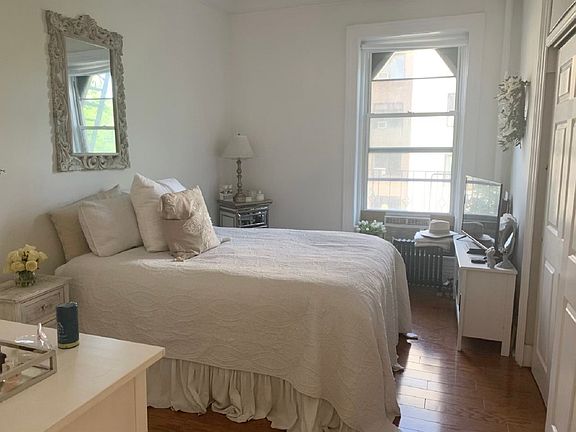 4th image of 418 Central Park W APT 32