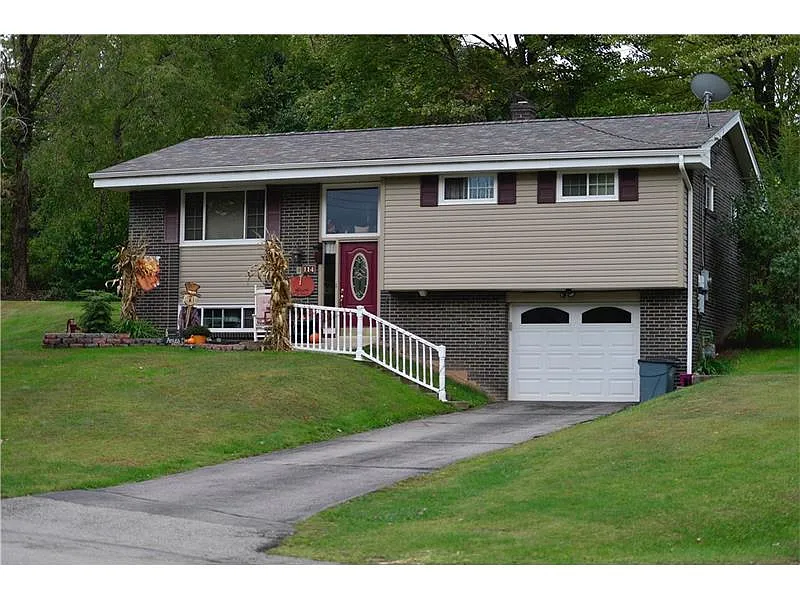 114 Saint Andrews Cir photo 1
