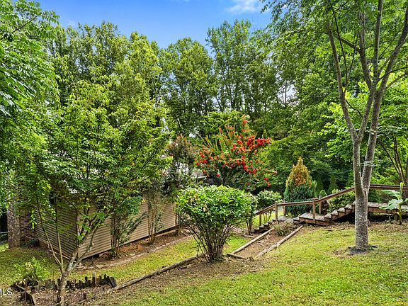 3rd image of 4828 Edens View Rd