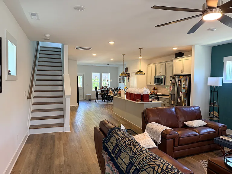 135 Blanche Way — Photo 3