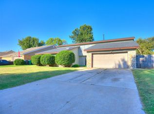 8713 Rolling Green Ave, Oklahoma City, OK 73132