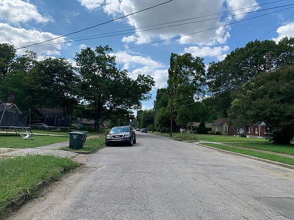 4th image of 3875 Faxon Ave