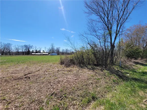 Francis Dr #7, Bella Vista, AR 72715