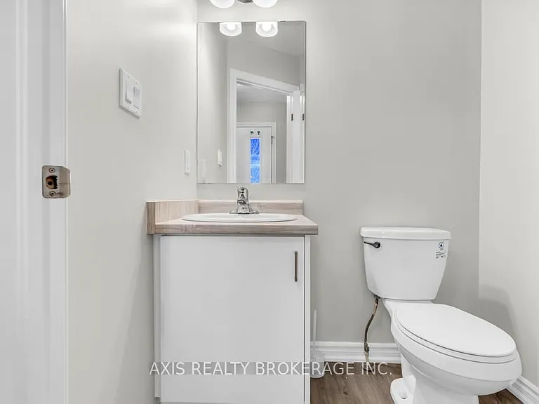 2978 Turner Cres — Photo 22