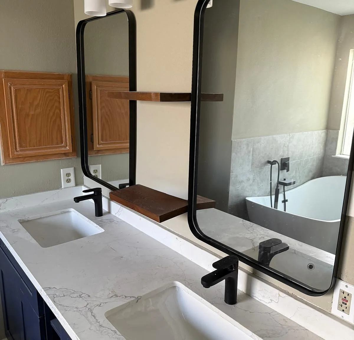 4 bed, 2200 sqft, $2,400 — Photo 1