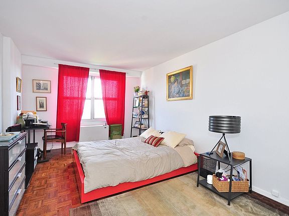3rd image of 555 Kappock St APT 24A