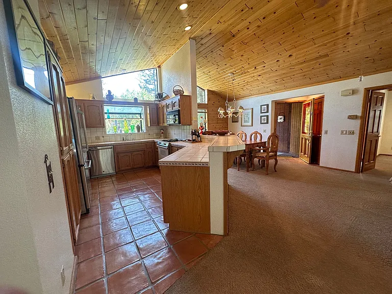 15208 Chestnut Dr — Photo 20