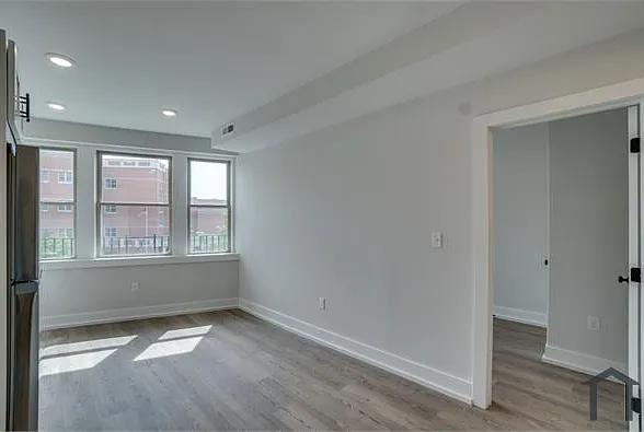 2 bed, $3,113 — Photo 2