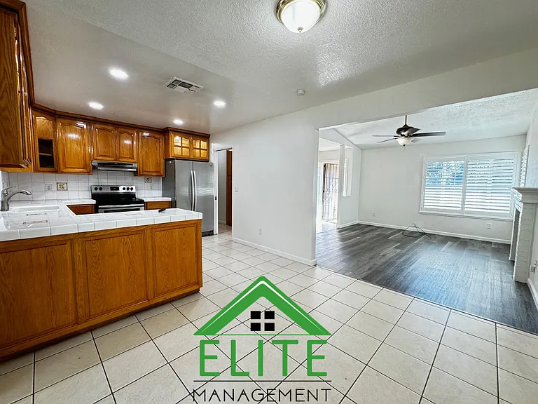 2617 Millcreek Dr — Photo 5